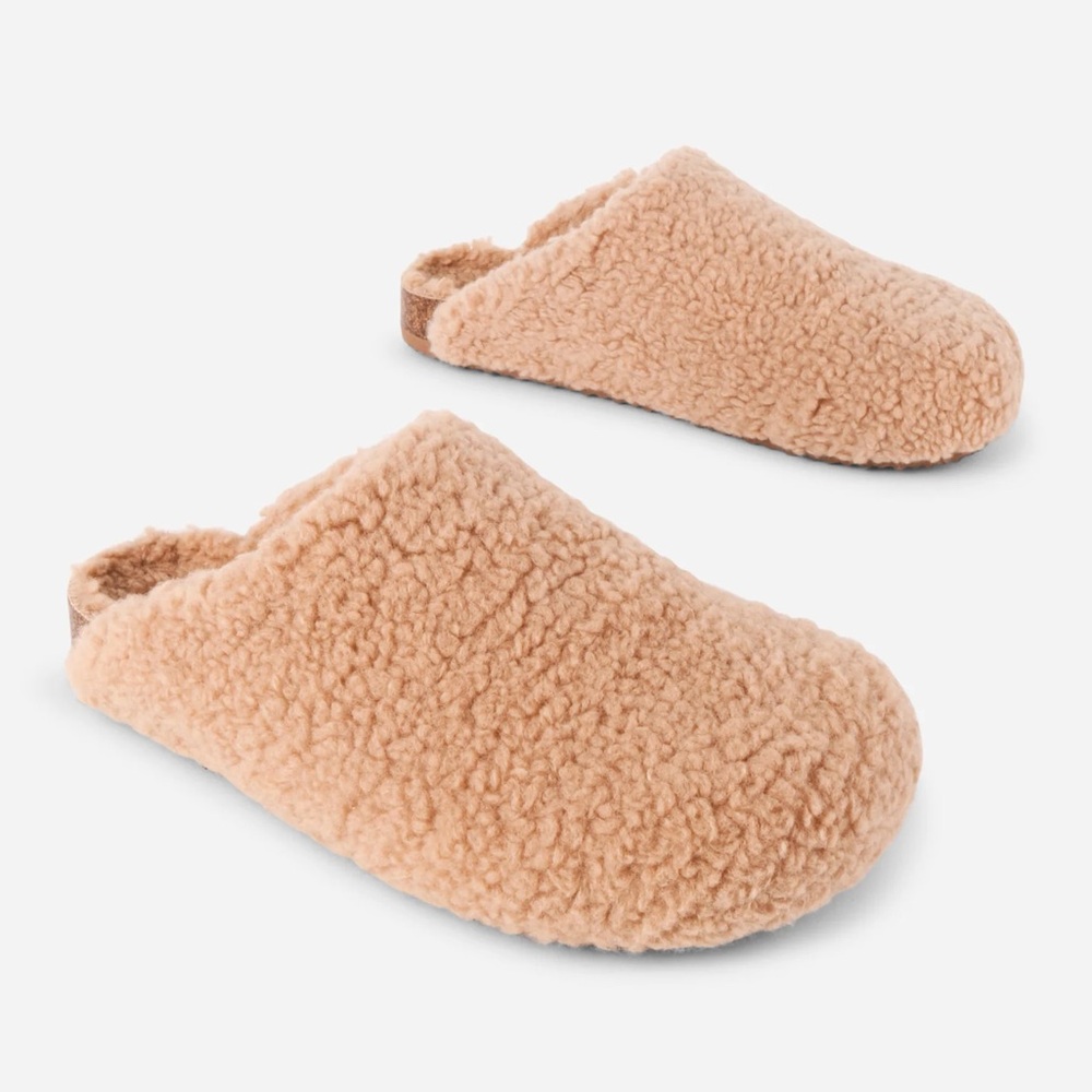Intentionally Blank Apres Slippers Sz 10